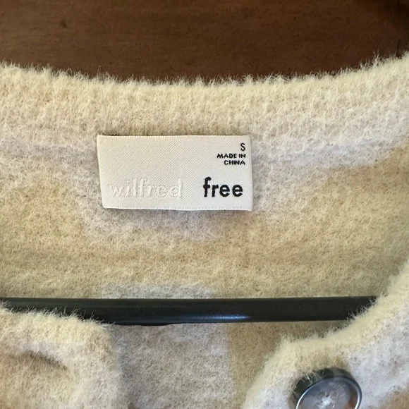 Wilfred Free Aritzia Shrunken Knit Cardigan Sweater, size small like new! - Picture 3 of 3